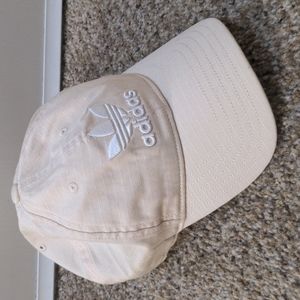 Adidas Cream colored baseball cap